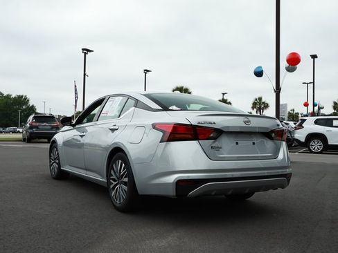 Used 2024 Nissan Altima 2.5 SV FWD image 8