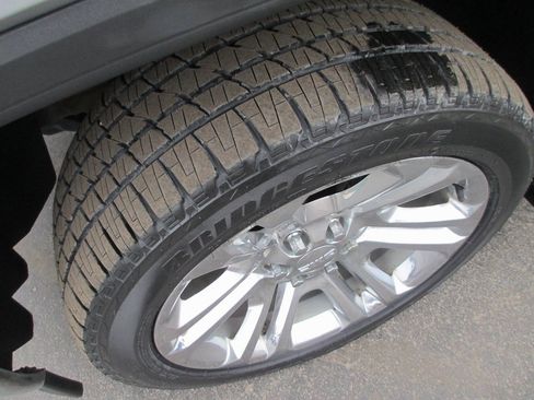 Used 2015 GMC Sierra 1500 SLT w/ SLT Crew Cab Value Package image 12