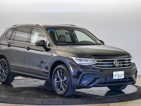 Used 2024 Volkswagen Tiguan SE image 6