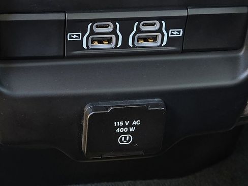 Used 2022 RAM 1500 Laramie w/ Laramie Southwest Edition AWD/4WD image 10
