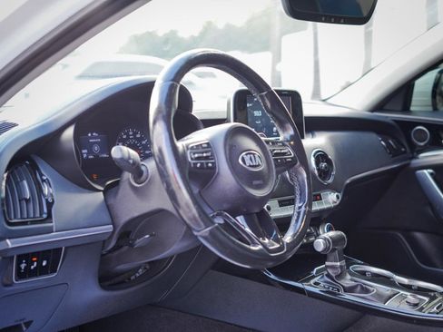 Used 2019 Kia Stinger RWD image 9