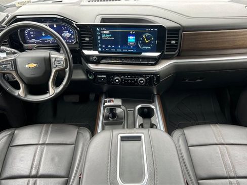 Used 2022 Chevrolet Silverado 1500 High Country w/ High Country Premium Package image 16