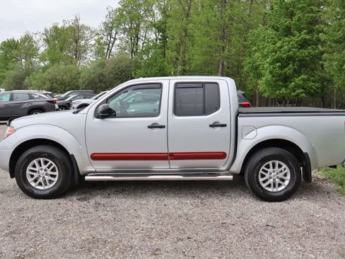 Used 2017 Nissan Frontier SV w/ SV Value Truck Package AWD/4WD image 3