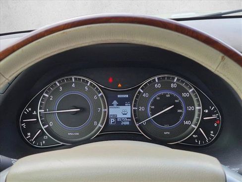Used 2015 INFINITI QX80 4WD w/ Deluxe Technology Package image 11
