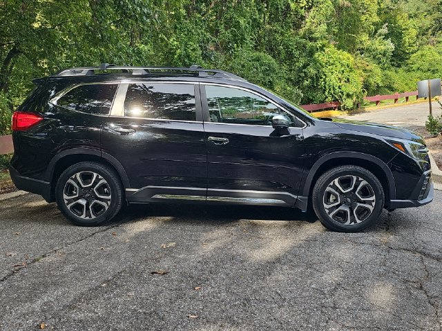 Used 2023 Subaru Ascent Touring AWD/4WD image 2