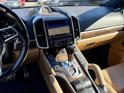 Used 2016 Porsche Cayenne S AWD/4WD image 27