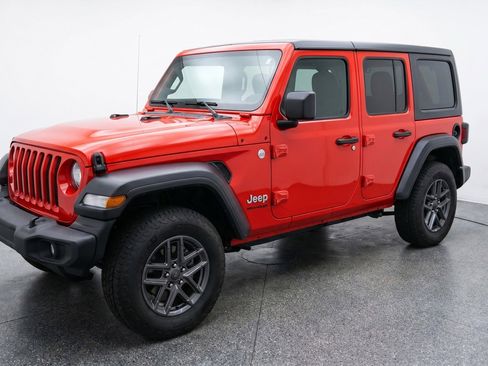 Used 2025 Jeep Wrangler Unlimited Sport AWD/4WD image 3