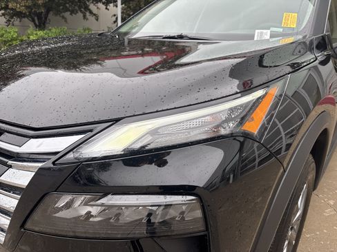 Used 2026 Nissan Rogue SV AWD/4WD image 10