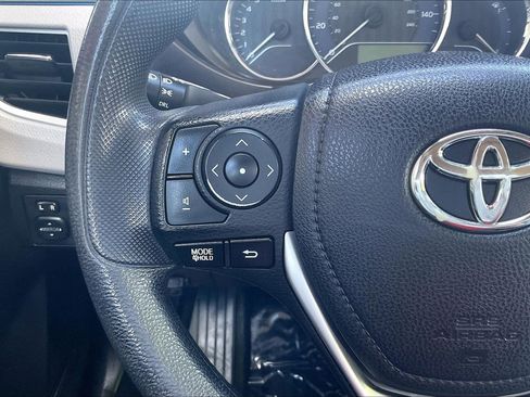Used 2016 Toyota Corolla LE FWD image 10