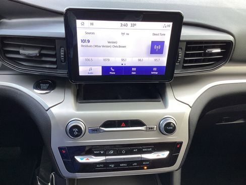 Used 2022 Ford Explorer XLT image 15