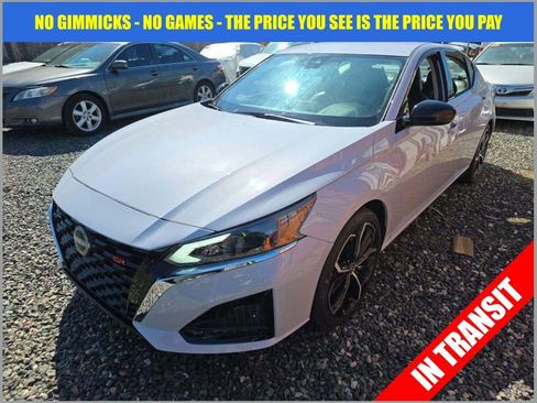 Used 2024 Nissan Altima 2.5 SR image 1
