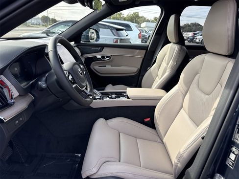 New 2026 Volvo XC90 T8 Ultra image 10