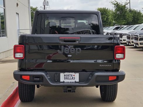 New 2026 Jeep Gladiator Sport AWD/4WD image 4