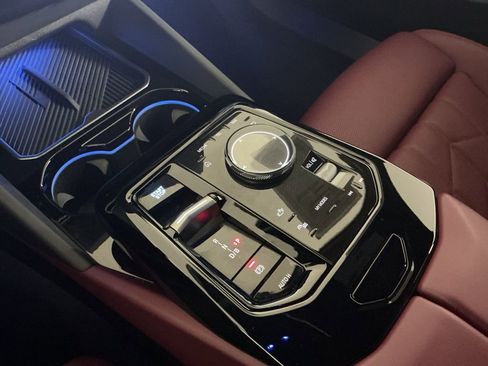 Certified 2025 BMW i5 xDrive40 w/ M Sport Package image 14