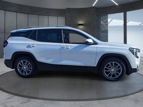 Used 2022 GMC Terrain SLT image 7