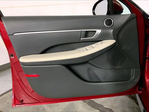Used 2025 Hyundai Sonata SEL FWD image 24