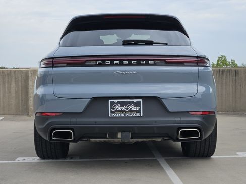 Used 2025 Porsche Cayenne AWD/4WD image 7