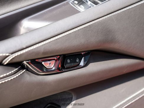 Used 2024 Chevrolet Corvette Stingray Premium Cpe w/ Z51 Performance Package RWD image 35