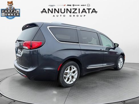 Used 2020 Chrysler Pacifica Touring-L Plus w/ Tire & Wheel Group FWD image 5