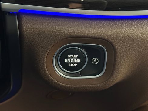 Used 2024 Mercedes-Benz GLS 450 4MATIC image 25