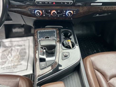 Used 2017 Audi Q7 3.0T Premium Plus w/ Premium Plus Package image 31