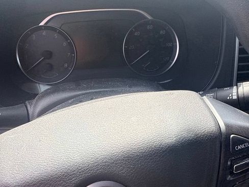 Used 2022 Nissan Frontier SV RWD image 6
