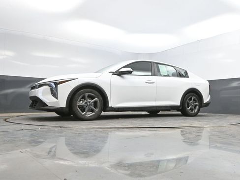 Used 2025 Kia K4 FWD image 34