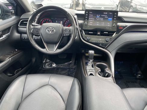 Used 2021 Toyota Camry XSE image 11