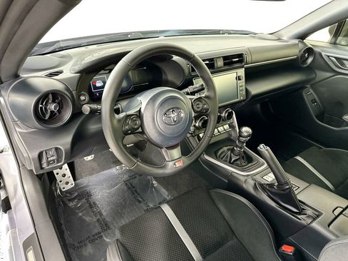 Used 2025 Toyota GR86 Premium w/ Performance Package RWD image 9