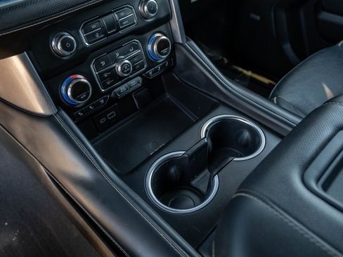 Used 2023 GMC Yukon XL SLT w/ SLT Premium Package image 22