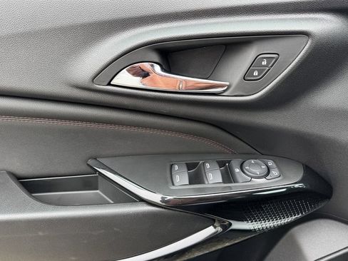 New 2026 Chevrolet Trax RS w/ Sunroof Package FWD image 11