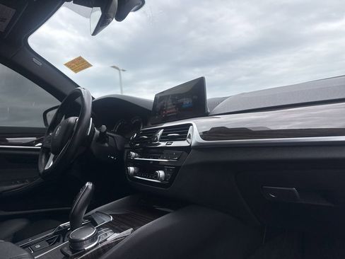 Used 2018 BMW 530i xDrive AWD/4WD image 25