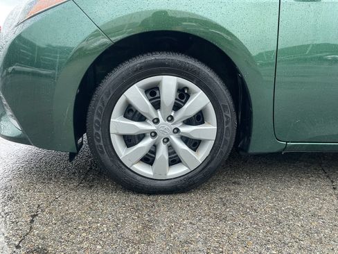 Used 2015 Toyota Corolla LE FWD image 9