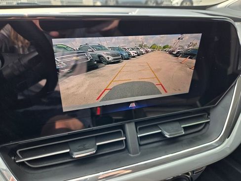 Used 2025 Chevrolet Trax LT w/ Driver Confidence Package image 32