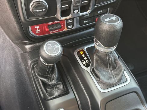 Used 2025 Jeep Wrangler Unlimited Rubicon 4xe w/ Safety Group AWD/4WD image 30