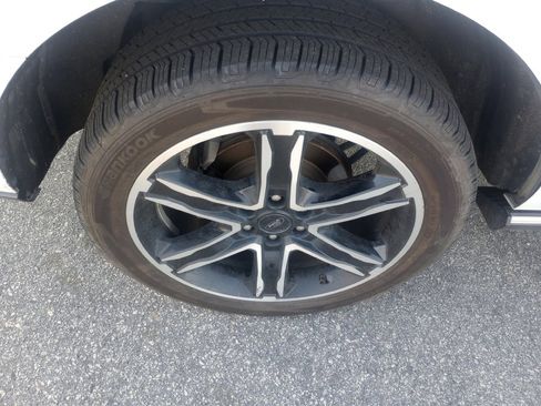 Used 2021 Ford Expedition Limited image 27