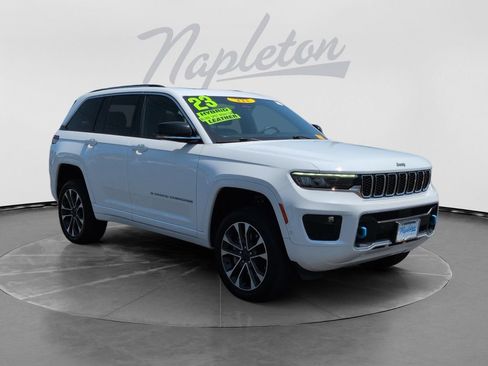 Used 2023 Jeep Grand Cherokee Overland AWD/4WD image 3