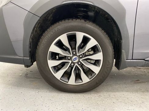 Used 2025 Subaru Outback Limited AWD/4WD image 9