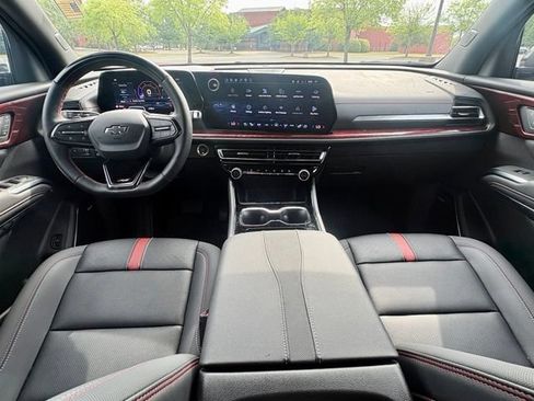 Used 2026 Chevrolet Traverse RS FWD image 25
