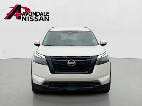 Used 2024 Nissan Pathfinder SV w/ Black Appearance Package FWD image 9