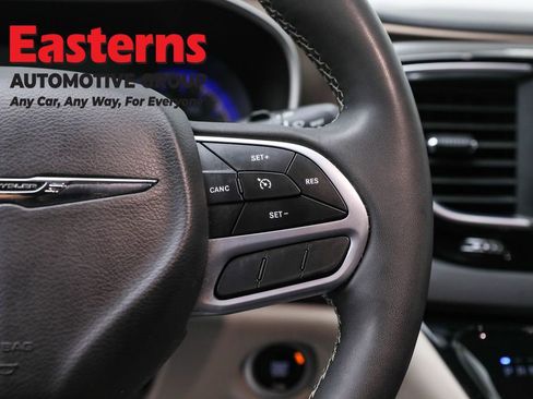 Used 2023 Chrysler Voyager LX FWD image 16