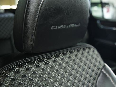 Used 2025 GMC Acadia Denali w/ LPO, Floor Liner Package AWD/4WD image 22