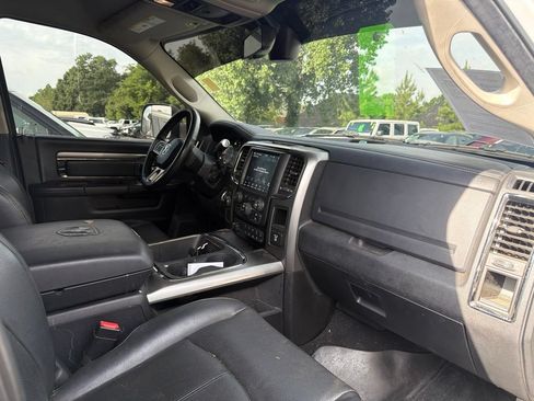 Used 2018 RAM 2500 Laramie w/ Sport Appearance Group AWD/4WD image 5