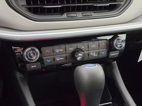 New 2026 Jeep Compass Limited AWD/4WD image 23