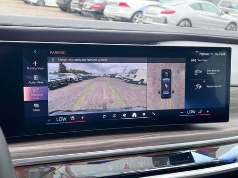 Used 2025 BMW 740i xDrive w/ Premium Package AWD/4WD image 28