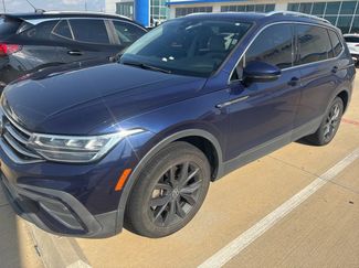 Used 2022 Volkswagen Tiguan SE image 1