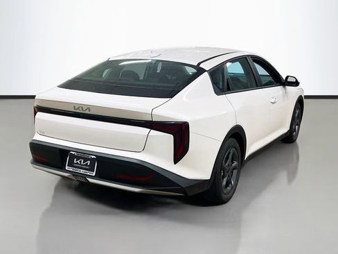 New 2025 Kia K4 LXS image 7