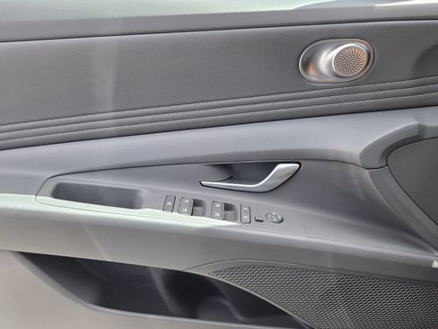 Certified 2025 Hyundai Elantra SEL FWD image 29