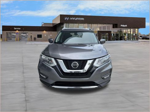 Used 2018 Nissan Rogue SV FWD image 6