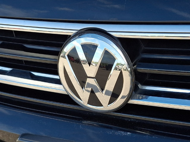 Used 2021 Volkswagen Tiguan SE R-Line AWD/4WD image 9